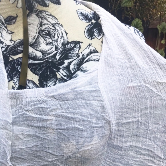 White Ruffled Boho Sleeveless Top - Picture 3 of 4